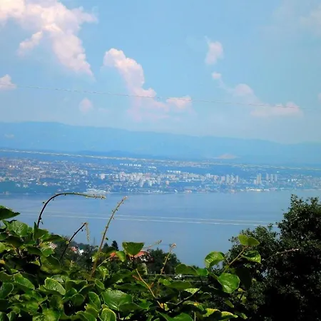 Charming Kestenovi Dvori Apartment