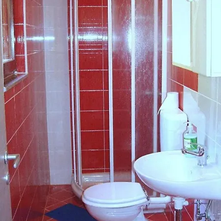 Charming Kestenovi Dvori * 奥帕提亚