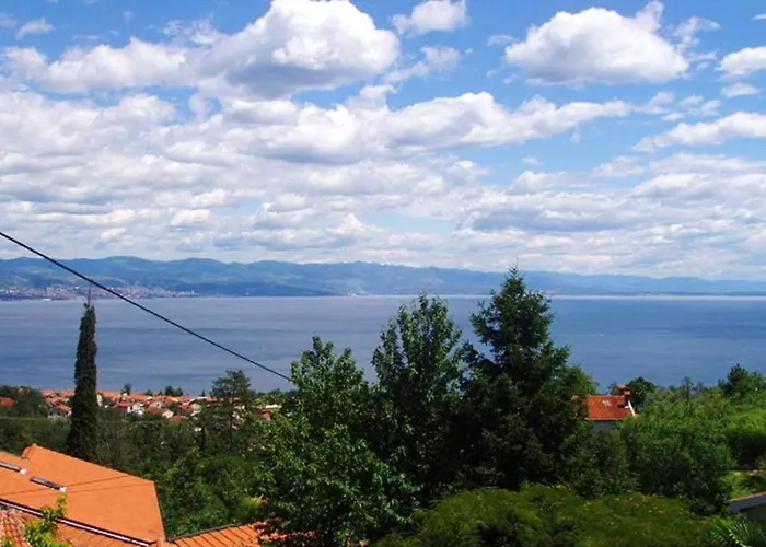 Lägenhet Charming Kestenovi Dvori Opatija