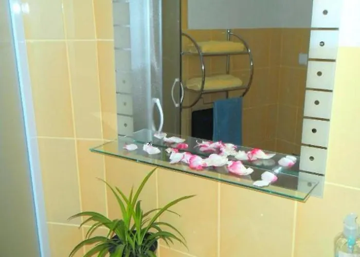 Charming Kestenovi Dvori Apartment *