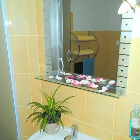 Charming Kestenovi Dvori Appartamento *